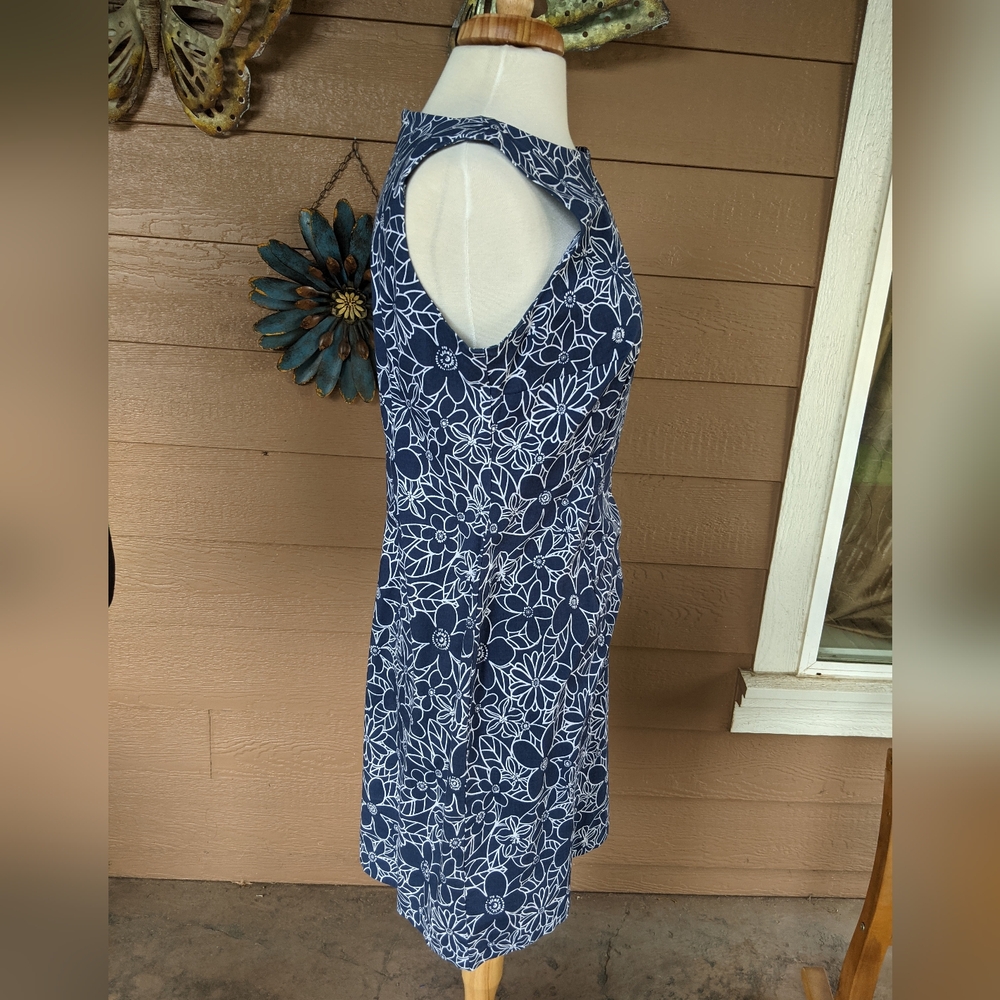 CDC Navy and White Floral Dress - Picture 5 of 6